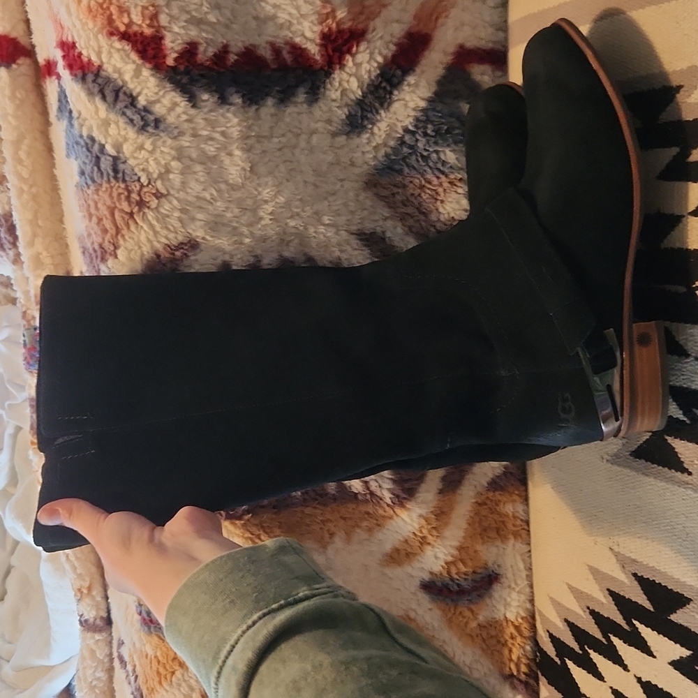 Ugg Boot - image 1